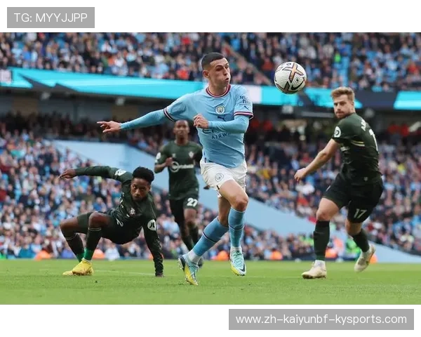 英超搞笑瞬间曼城助教图雷庆祝进球扑倒草坪福登瞥见未理会引关注 英超搞笑瞬间曼城助教图雷庆祝进球扑倒草坪福登瞥见未理会引关注